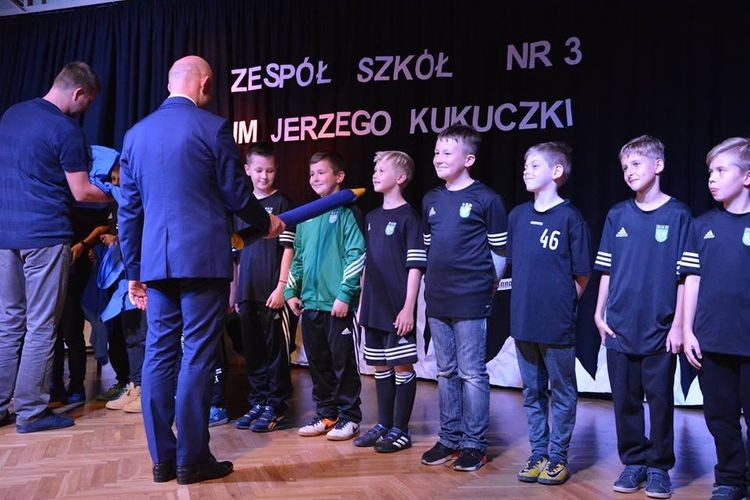 Młodzi sportowcy z ZS nr 3 zostali pasowani na ucznia, ZS nr 3 w Rybniku