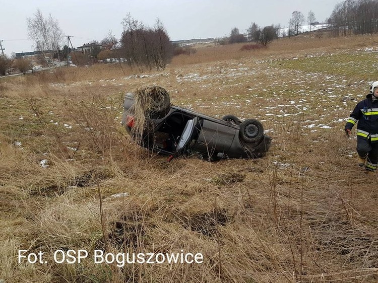 Boguszowice: dachowanie volkswagena a na Rajskiej, OSP Boguszowice