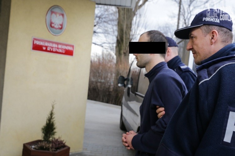Nożownik doprowadzony do prokuratury, Dominik Gajda