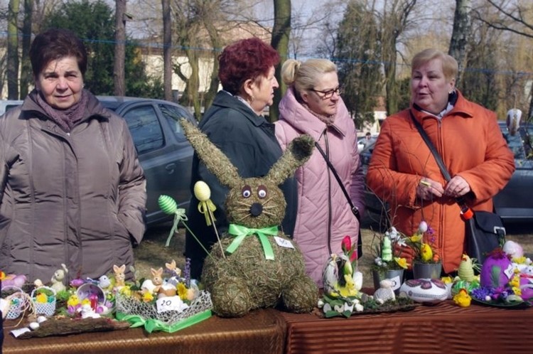Jarmark Wielkanocny również w Leszczynach. Stoły uginały się od pysznego jedzenia, bf, źródło: UGiM Czerwionka-Leszczyny