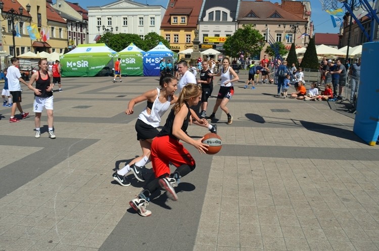 Święto koszykówki w Rybniku. Około 200 zawodników Rynek Basket, Bartłomiej Furmanowicz