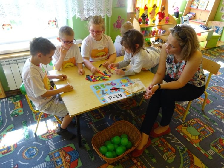 Przedszkolaki z Boguszowic zmierzyły się w turnieju matematycznym, Przedszkole nr 15 w Rybniku