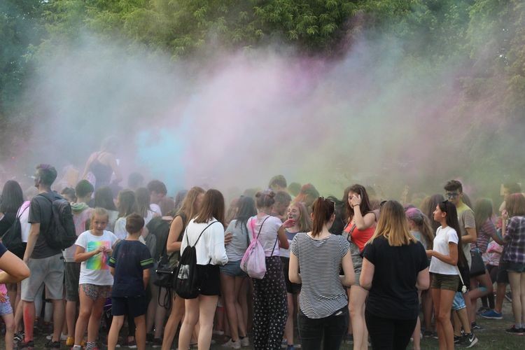 Kampus w chmurach kolorowego pyłu - Holi Festival w Rybniku, Tomasz Raudner