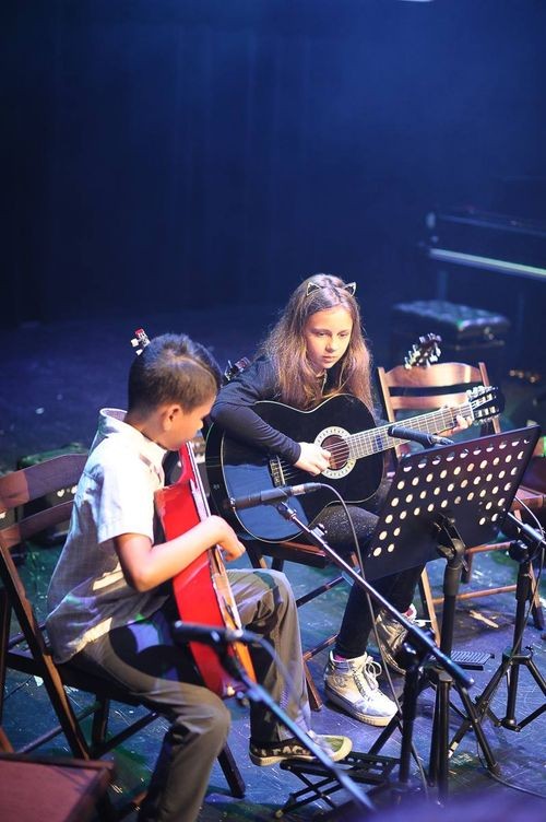 Młodzi muzycy zakończyli rok szkolny koncertem w Teatrze Ziemi Rybnickiej, Centrum Edukacji w Rybniku