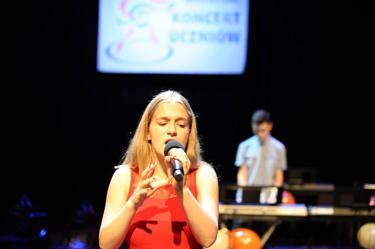 Młodzi muzycy zakończyli rok szkolny koncertem w Teatrze Ziemi Rybnickiej, Centrum Edukacji w Rybniku