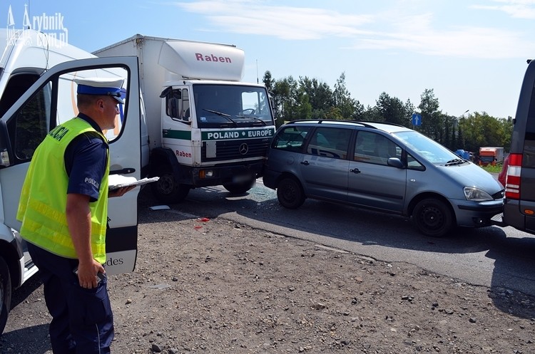 Zderzenie czterech pojazdów na Mikołowskiej. Jedna osoba w szpitalu, Bartłomiej Furmanowicz