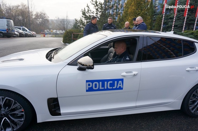 Ale bryki! Śląska policja dostała nowoczesne radiowozy, KWP Katowice