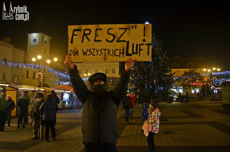 „Chcemy żyć tu bez masek” Protest na rynku, Mateusz Szumilas