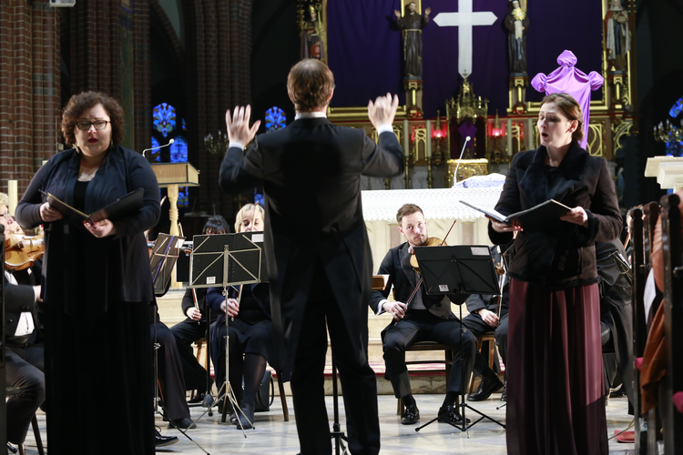 Koncert Pasyjny w Bazylice św. Antoniego w Rybniku, Piotr Bukartyk