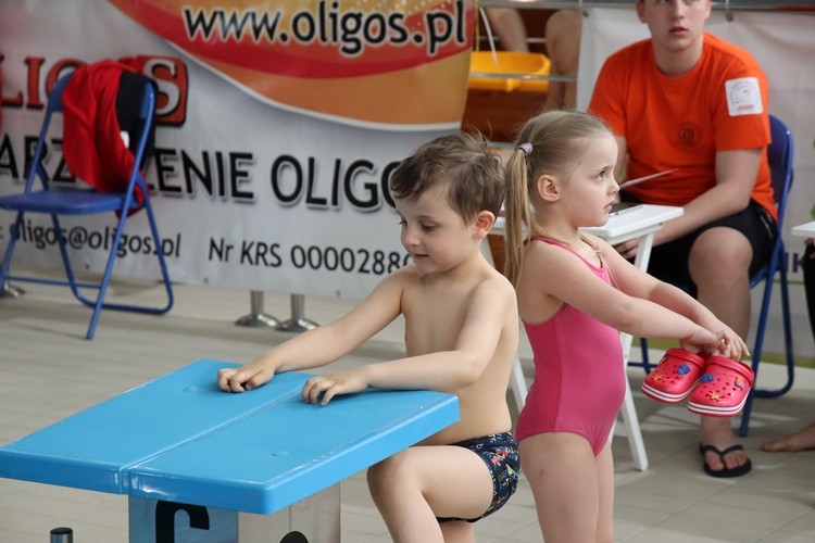 Pływają maraton dla małej Alisi, Bartłomiej Furmanowicz