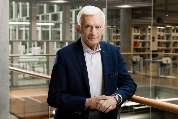Jerzy Buzek (Koalicja Europejska) zdobył 422 445 głosów., Materiały prasowe