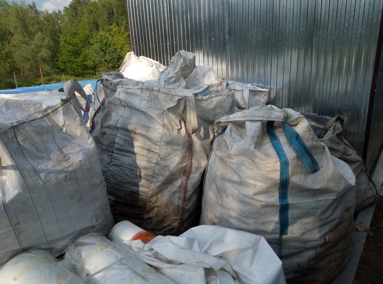 Kłokocin: ktoś urządził sobie nielegalne składowisko odpadów!, Bartłomiej Furmanowicz & mieszkańcy Kłokocina