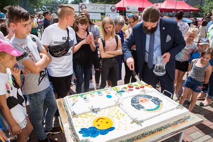 „17-tka” świętowała siedemnaste urodziny, Tomasz Wiśniewski