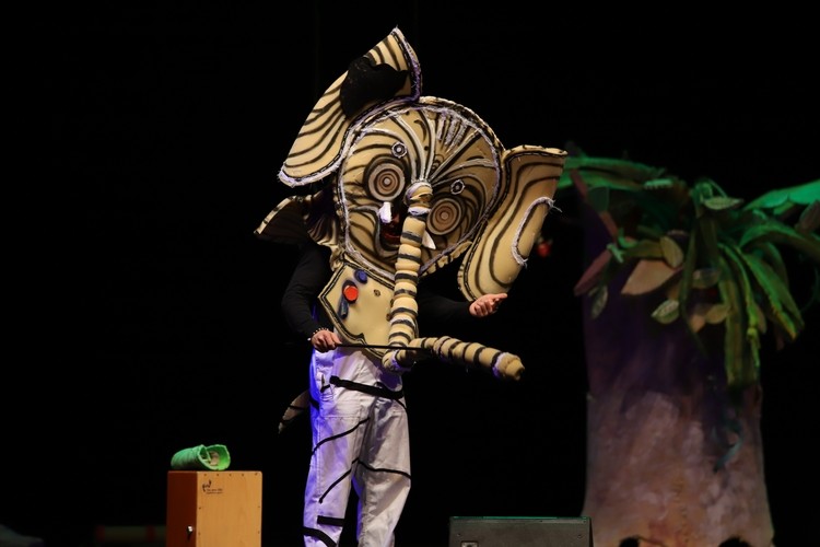 Spektaklu o Słoniku Bombiku został wystawiony w Teatrze Ziemi Rybnickiej, Daniel Wojaczek