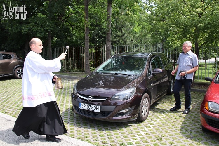 Dzisiaj księża święcą samochody, Bartłomiej Furmanowicz