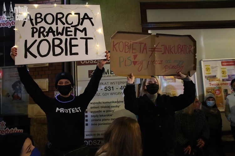 Dzień Hańby w Rybniku. Tłum przeciwko zaostrzaniu prawa aborcyjnego, Bartłomiej Furmanowicz