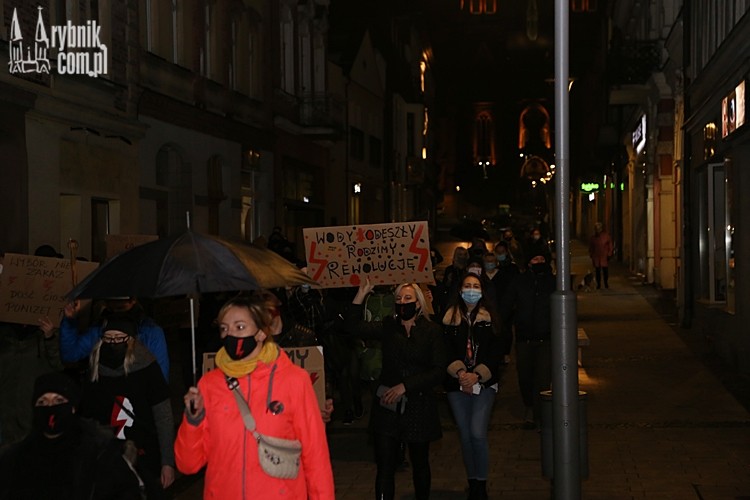 Łańcuch Solidarności w Rybniku. Protest przeszedł przez centrum miasta, Daniel Wojaczek