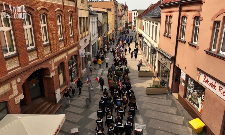 Święto Konstytucji 3 Maja w Rybniku. Zdjęcia z przemarszu, Bartłomiej Furmanowicz