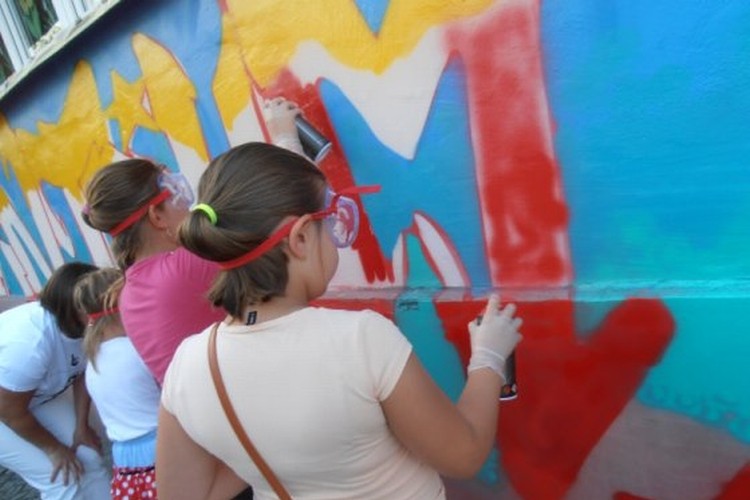 Dzieci przeciwko wandalom. Namalowały w Niewiadomiu mural, ICK