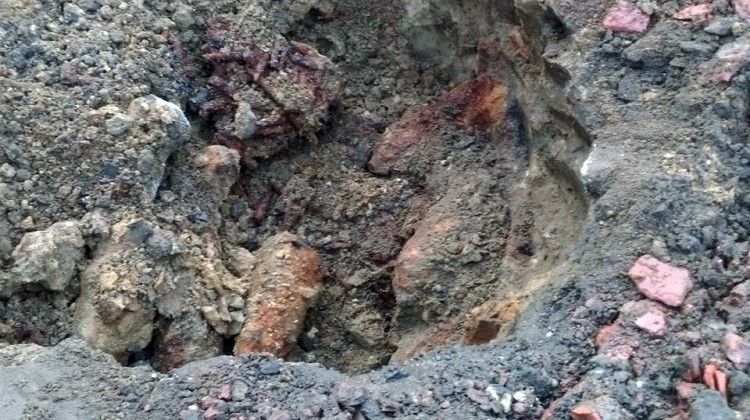 Robotnicy odnaleźli 8 niewybuchów. Po „pamiątki” z czasów wojny przyjadą saperzy, OSP Lyski