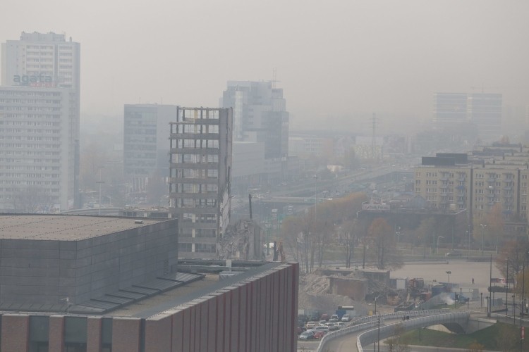 Walka ze smogiem wciąż trwa, WFOŚiGW w Katowicach
