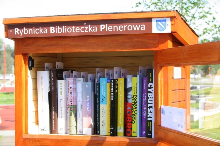 Lubisz czytać? Na terenie miasta pojawiły się cztery plenerowe biblioteczki, Lucyna Tyl/UM Rybnik