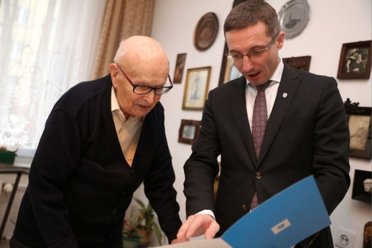 Alojzy Fros świętuje 101 lat. Przeżył wojnę, obóz koncentracyjny i marsz śmierci, Wacław Troszka