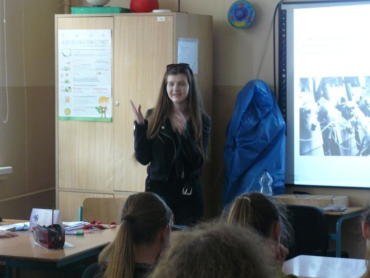 Gimnazjaliści poprowadzili zajęcia dla kolegów ze szkoły, SP nr 9 w Rybniku