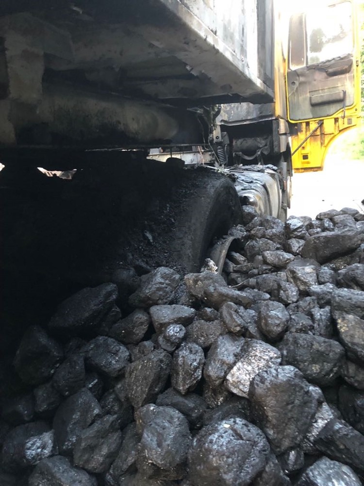 Pożar na Kotucza. Zapaliła się ciężarówka z węglem, PSP Rybnik
