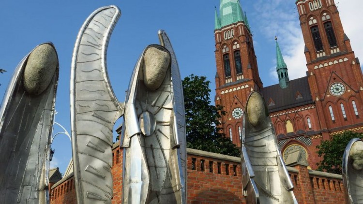 „Anioły” odlatują z Placu Jana Pawła II w Rybniku, Lucyna Tyl