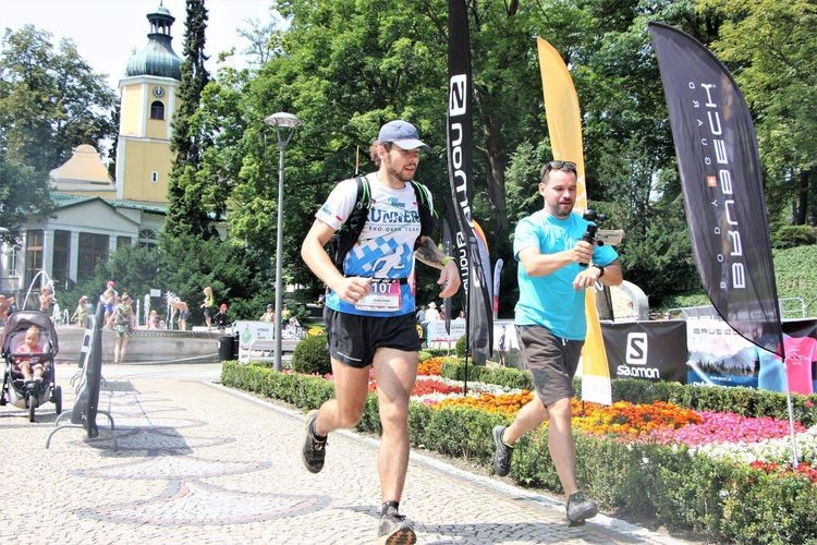 Bieg 7 Szczytów: Rafał Góryński z Rybnika przebiegł 240 km i wygrał swoją kategorię, Materiały prasowe