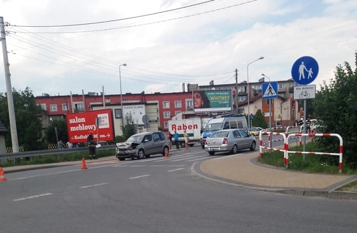 Wypadek na Wodzisławskiej. Ranna kobieta, rybnik i okolice-informacje drogowe 24h