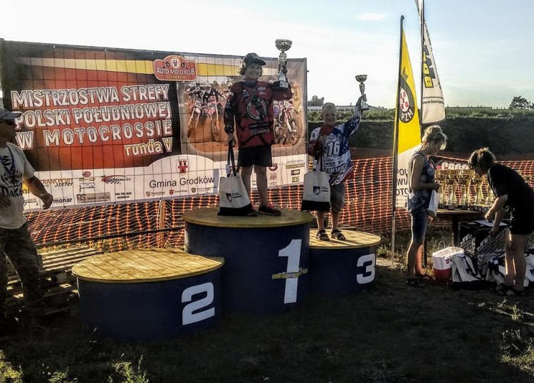 Motocross: Szymon Masarczyk z Rybnika trzeci w Grodkowie, materiały prasowe