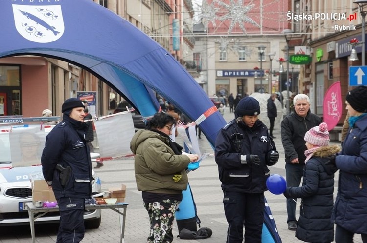 Kampania „Białej Wstążki”: włączyli się policjanci i uczniowie, KMP Rybnik