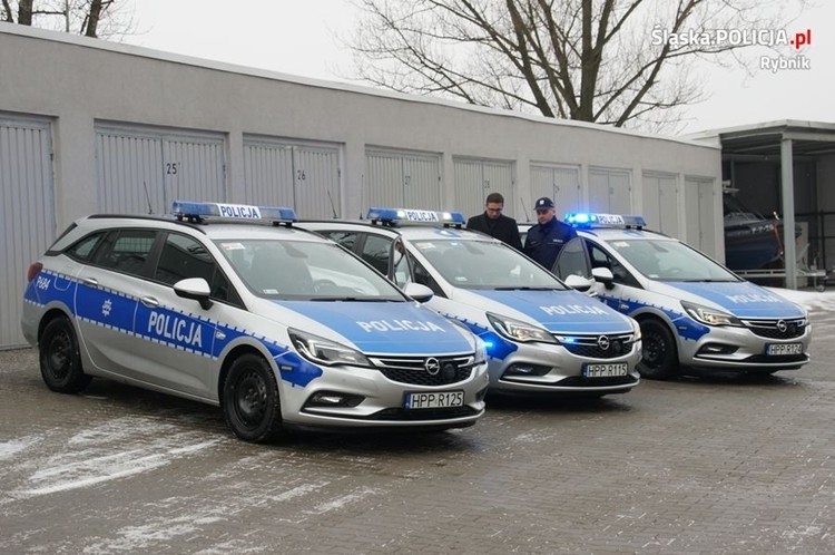 Rybniccy policjanci mają nowe, 200-konne fury, KMP Rybnik