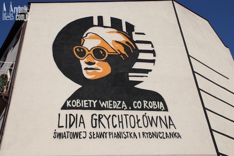Niezwykły mural w centrum Rybnika. Lidia Grychtołówna na murze kamienicy, bf