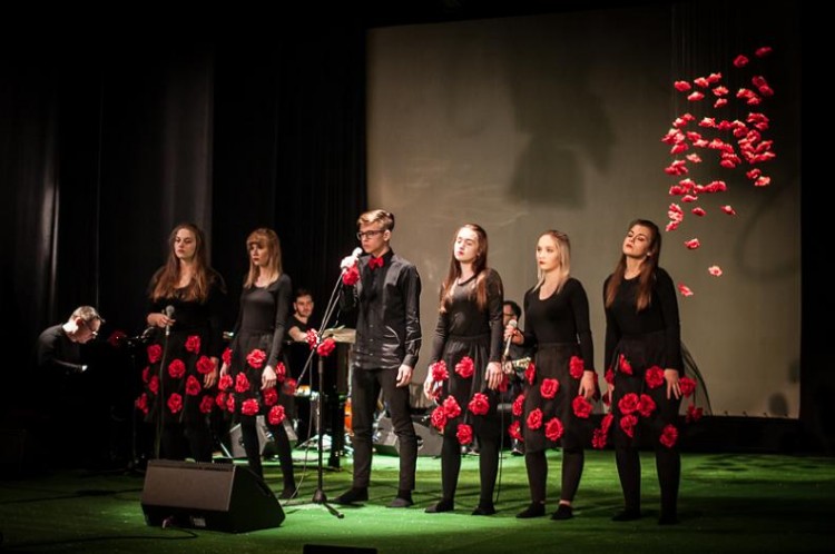 Siedem bajek o miłości z okazji Dnia Matki i koncert laureatów 37. Festiwalu Piosenki Dziecięcej w Rybniku, Izabela Nietrzpiel