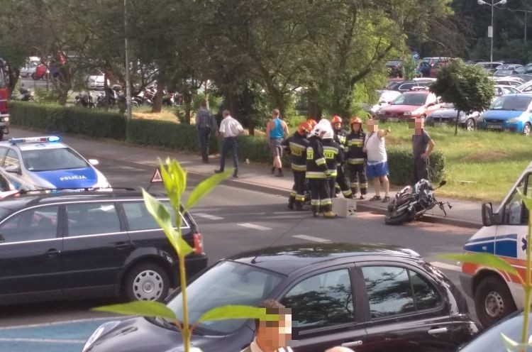 Wypadek w Boguszowicach. Po motocyklistę przyleciał śmigłowiec, Czytelnik