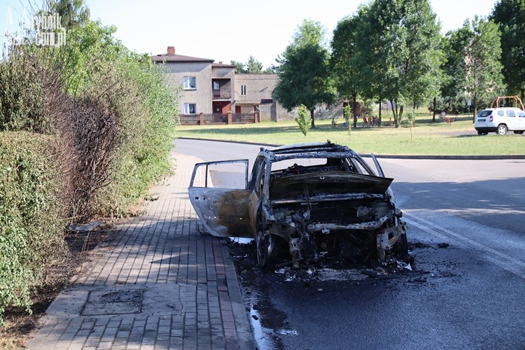 Pożar samochodu w Boguszowicach. Nic z niego nie zostało!, bf