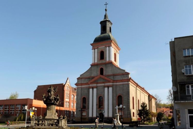Miasto odda parafii działkę za 500 złotych, Parafia Matki Boskiej Bolesnej