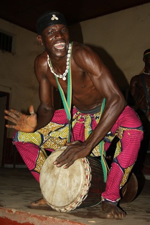 „Muzyczna podróż do Gwinei” w Żółtym Młynku, Materiały prasowe