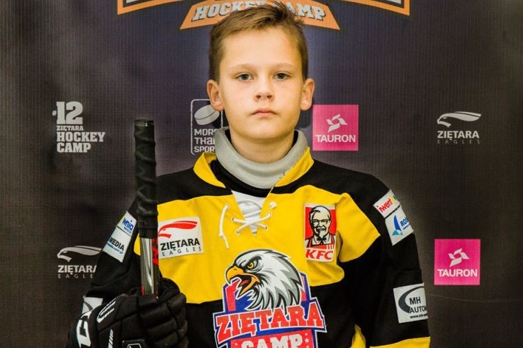 Młody rybniczanin wśród najlepszych hokeistów. „Chcę grać w NHL”, Hokejowa Szkoła Ziętary