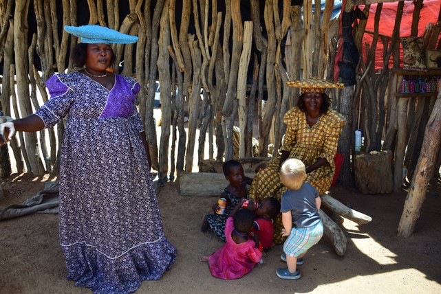 Podróże w nieznane: przez Namibię z półtorarocznym dzieckiem, Materiały prasowe