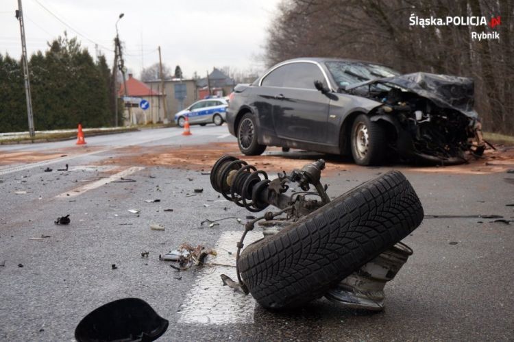 Wypadek na Raciborskiej: by uratować rodzinę, musieli ciąć auto (zdjęcia), KMP Rybnik