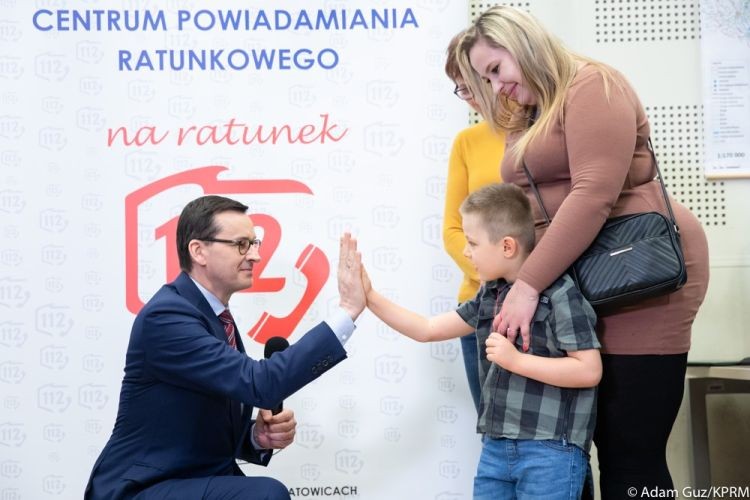 Premier przybił „żółwika” z 6-letnim Rafałem z Rybnika, Adam Guz/KPRM