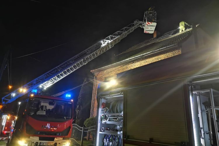 Pożar na Wolnej: rodzina straciła dach nad głową, PSP Rybnik