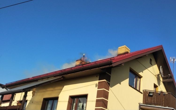 Pogorzelcy z Orzepowic potrzebują pomocy. Spalił im się dach, pomagam.pl