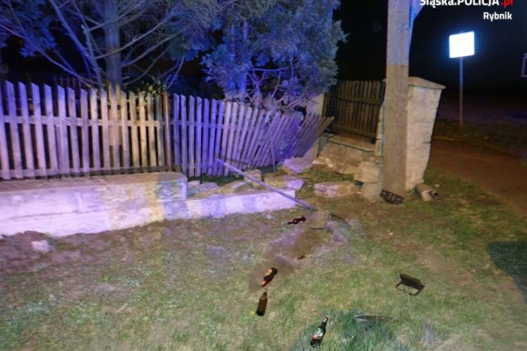 Pijany 29-latek uderzył w ogrodzenie, KMP Rybnik