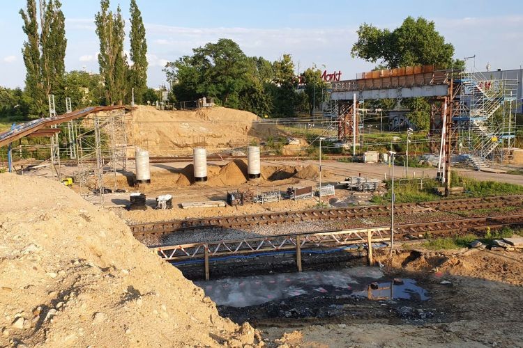 Żorska: nowy wiadukt wyłania się z ziemi, Lucyna Tyl/UM Rybnik