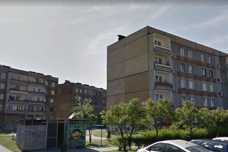 Fedrują pod blokami w Boguszowicach? „Wszystko się trzęsie”, Google Street View